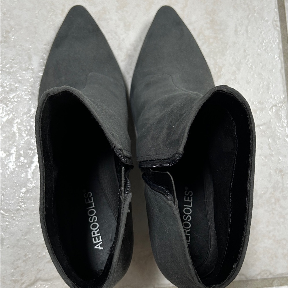 AEROSOLES Women's Charcoal Ankle Booties